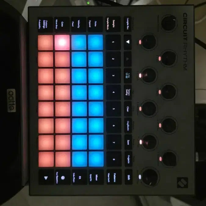 [BUNJANG] Novation Circuit Rhythm Sampler Pad (Launchpad) / 노베이션 서킷리듬 샘플러패드 (런치패드)