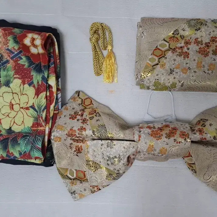 [BUNJANG] Floral Butterfly Pattern Kimono Set / 꽃/나비 무늬 블랙 기모노 세트