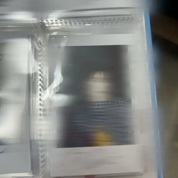 [BUNJANG] QWER Chodan Music Video Outfit Inspired "Tear Holding" Signed Photocard / QWER 쵸단 눈물참기 뮤비 착장 싸폴 판매합니다