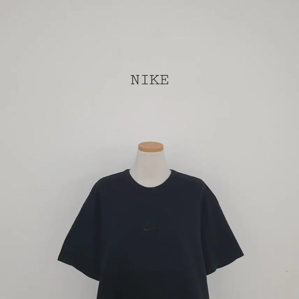 [BUNJANG] Nike Black Mini Swoosh Logo Short Sleeve T-Shirt (L) / 세일)No.26070211 나이키 반팔 티셔츠 블랙