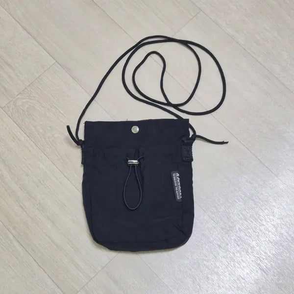 [BUNJANG] Black Mini Crossbody Bag / 블랙 미니 크로스백