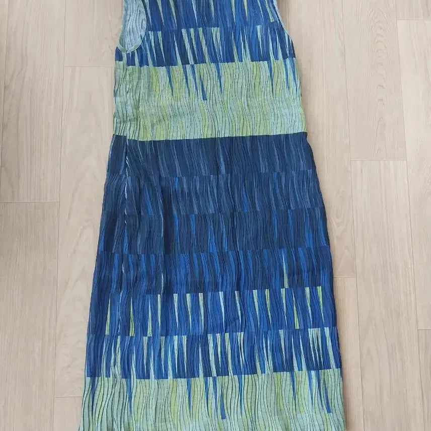 [BUNJANG] Marie Marin Pleated Dress / xxx 새제품 이세이미야케 타입 marie marin 플리츠 원피스
