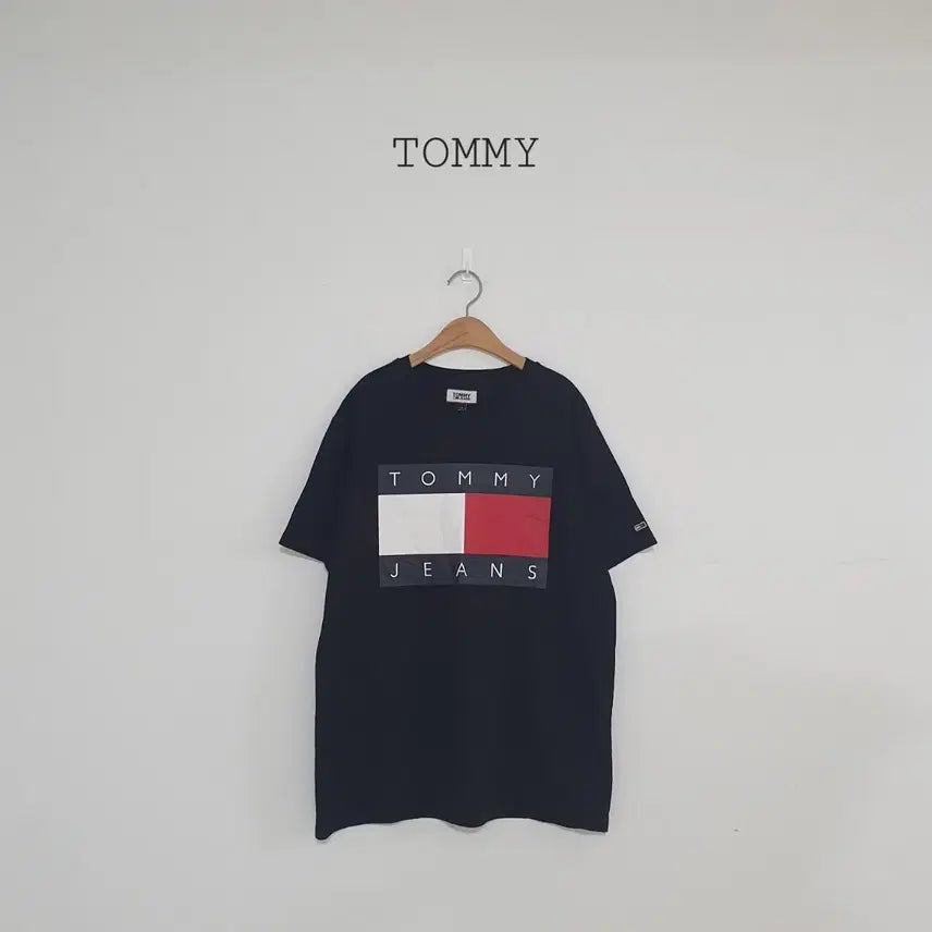 [BUNJANG] Tommy Jeans Big Logo Short Sleeve T-Shirt Black / 세일)No.26070303 타미 진스 빅로고 반팔 티셔츠 블랙