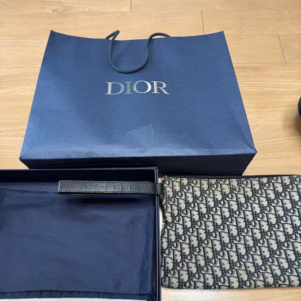[BUNJANG] Dior Dior Oblique A5 Clutch Bag Beige & Black / 디올 오블리크 A5 클러치백 베이지 & 블랙