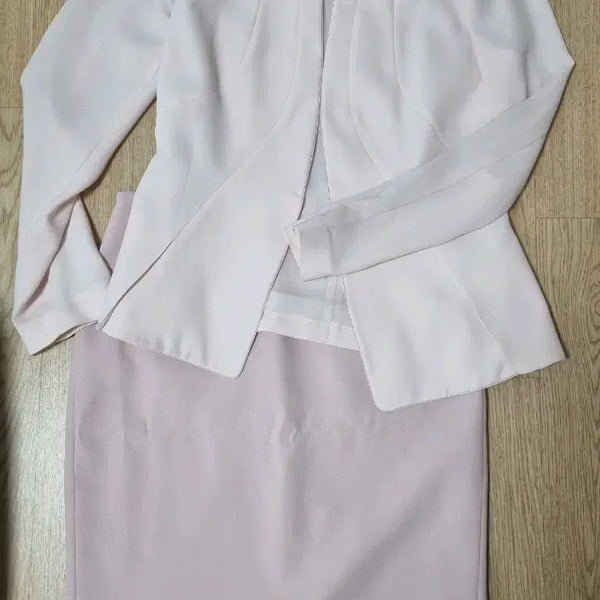 [BUNJANG] KL & Minimum Pink Two-Piece Suit Set / 연핑크색 정장 셋업 여성 정장세트 55(자켓+스커트)