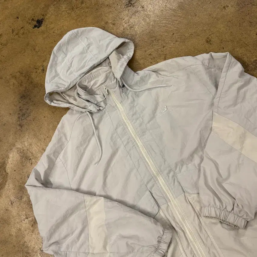 [BUNJANG] New Balance Hooded Windbreaker Jacket / [정품/M] 뉴발란스 후드 바람막이 자켓