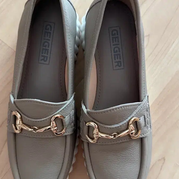 [BUNJANG] Geiger Women's Feather Loafers Beige / GEIGER 여성 페더 로퍼 베이지 가이거
