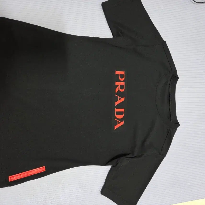 [BUNJANG] Prada Vintage Black T-Shirt / 빈티지프라다블랙티셔츠