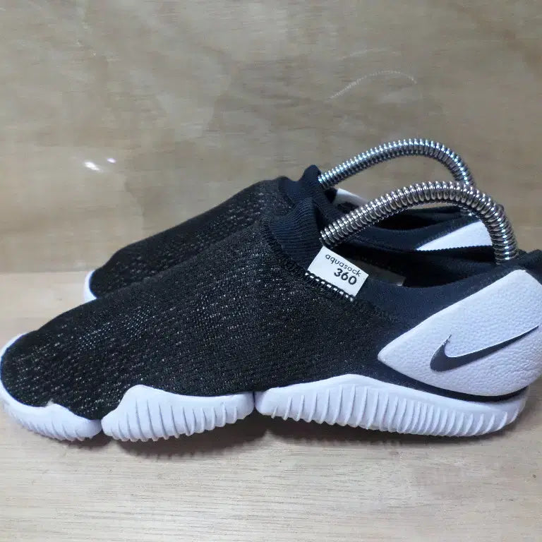 [BUNJANG] Nike Aqua Sock 360 Aqua Shoes Used / 후루룩구제2 230 나이키 아쿠아삭 360 아쿠아슈즈 중고신발260706