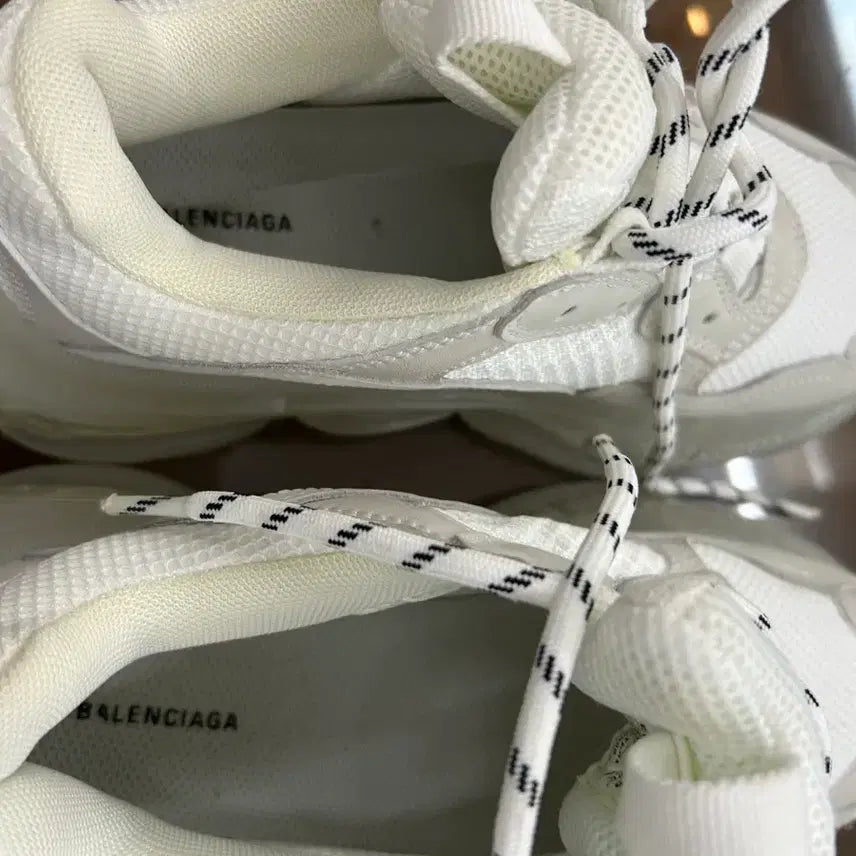 [BUNJANG] Balenciaga Triple S Sneakers White Size 39 / 발렌시아가 트리플S 스니커즈 화이트 39