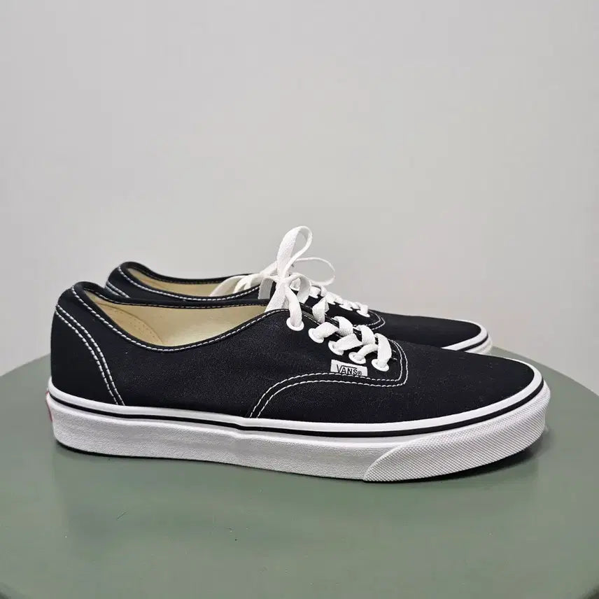 [BUNJANG] Vans Authentic Black White Stitch Sneakers (275) / 275반스 어센틱 블랙 화이트 스티치   -1179