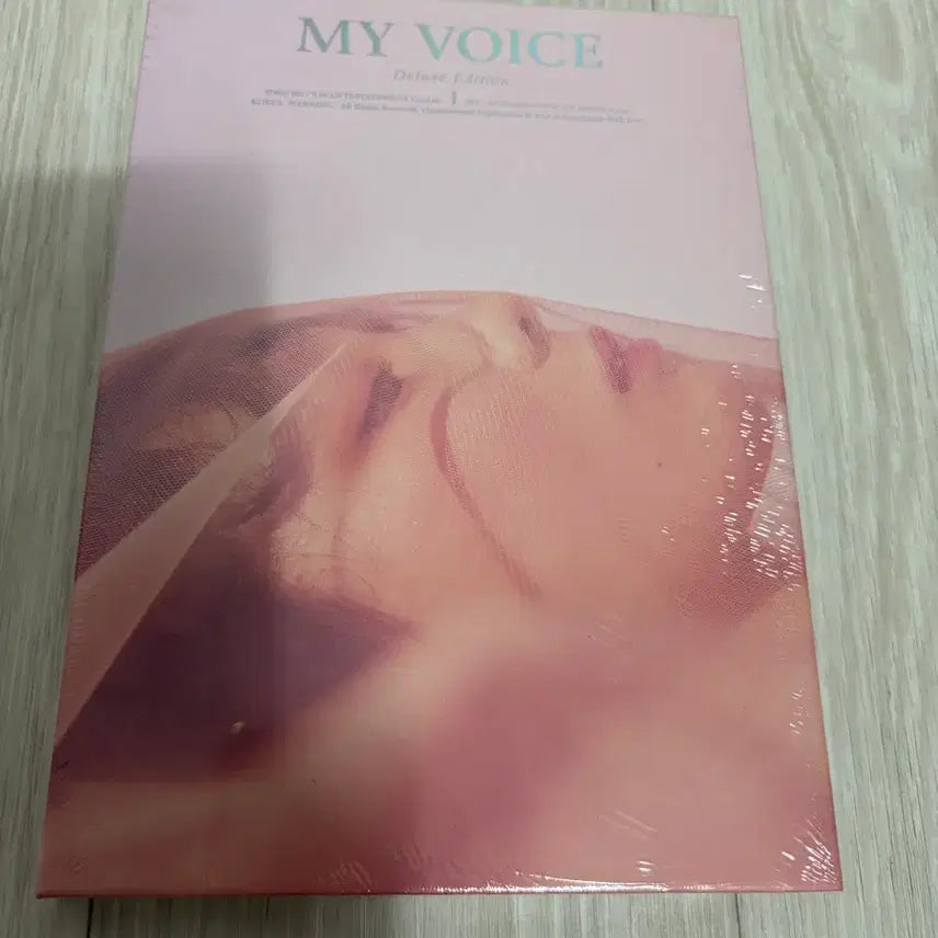 [BUNJANG] Girls' Generation Taeyeon Official 1st Full Album Repackage 'INVU' Photocard (Sealed) / 소녀시대태연의 정규1집 리베키지앨범(미개봉)