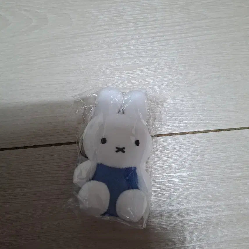 [BUNJANG] Miffy Blue Plush Keychain / 미피 인형 키링 파랑색