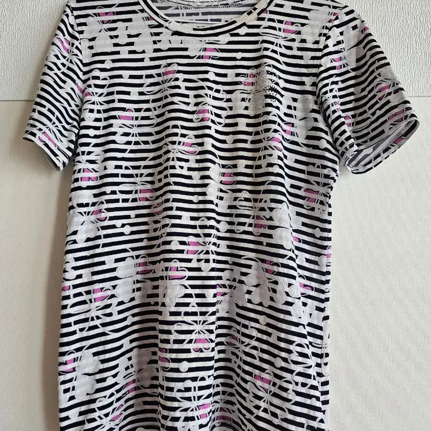 [BUNJANG] Striped Flower Short Sleeve T-Shirt / 스트라이프 플라워 반팔 티셔츠