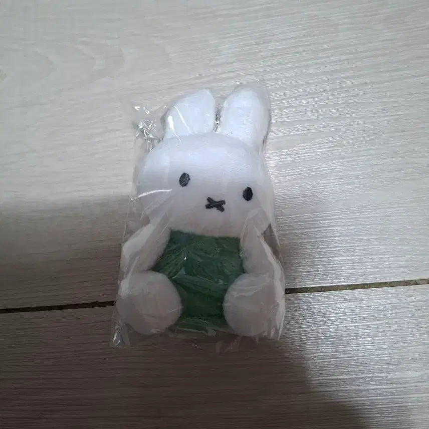 [BUNJANG] Miffy Doll Keychain Green / 미피 인형 키링 초록색