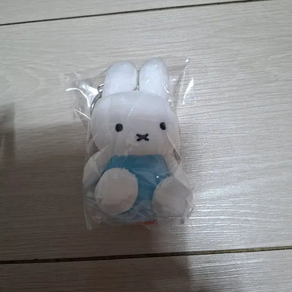 [BUNJANG] Miffy Plush Keychain Light Blue / 미피 인형 키링 하늘색