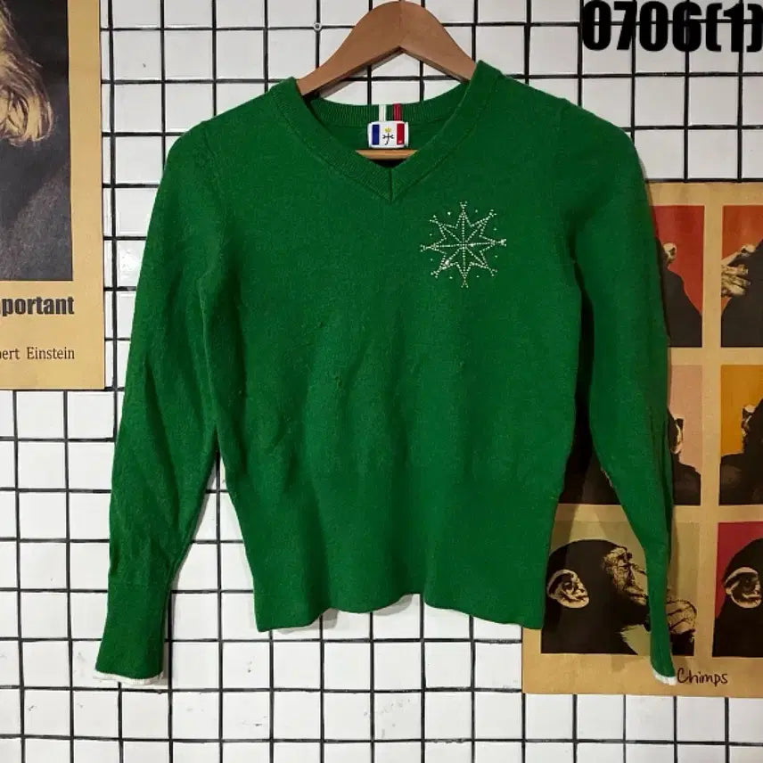 [BUNJANG] CASTELBAJAC Green V-Neck Knit Sweater Snowflake Detail Size 90 / 까스텔바작 초록색 브이넥 니트 스웨터 눈꽃 장식 90