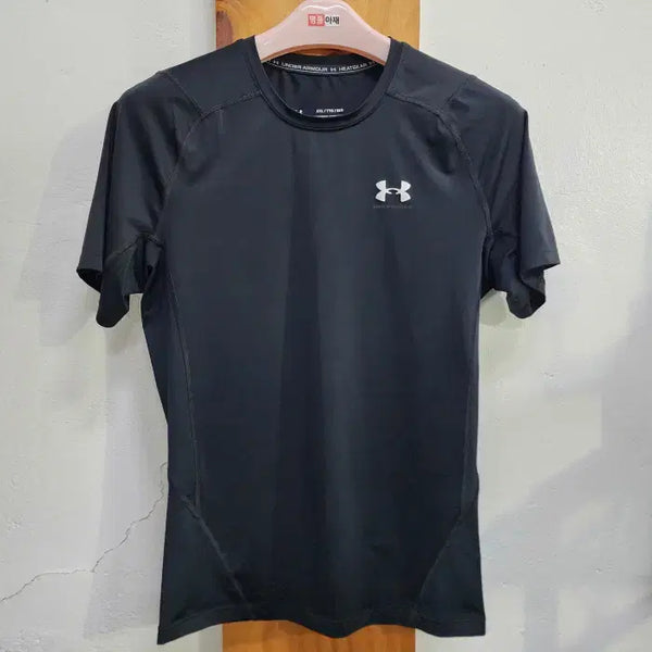 [BUNJANG] Under Armour Functional Sports T-Shirt (Size 110) / 언더아머 기능성 스포츠 반팔티(110)
