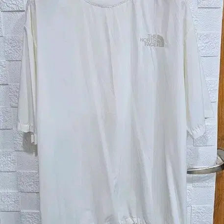 [BUNJANG] The North Face Woven Short Sleeve T-Shirt Ivory L / (J)노스페이스 우븐 반팔티 아이보리 L