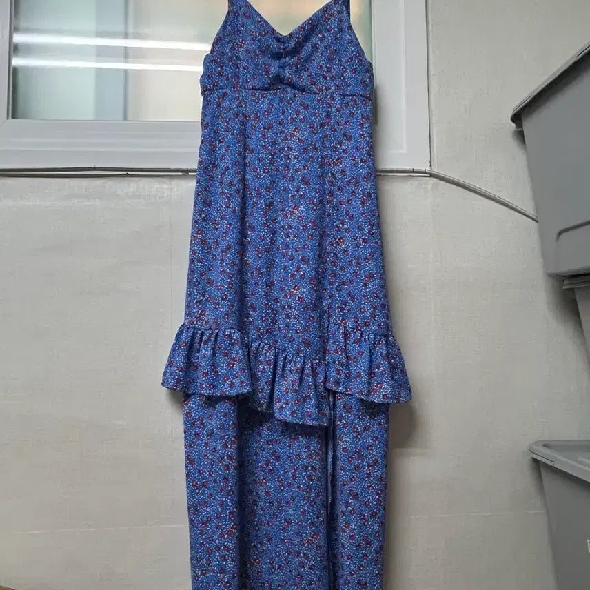 [BUNJANG] Banneake Blue Flower Pattern Ruffle Long Dress / 반에이크 블루 플라워 패턴 프릴 롱 원피스