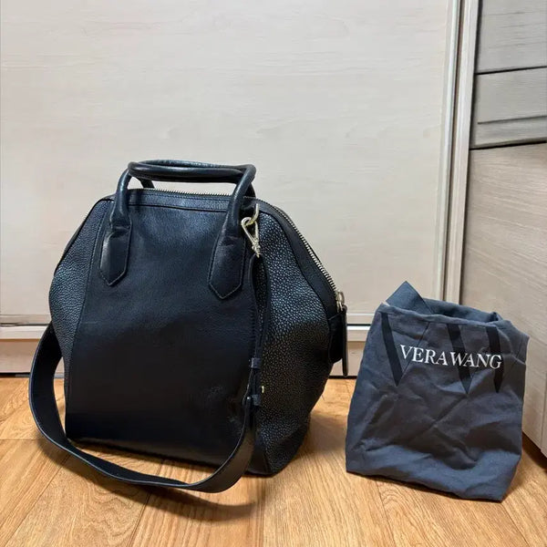 [BUNJANG] Vera Wang Hexagonal Leather Tote Bag / 베라왕 모던 레이 백