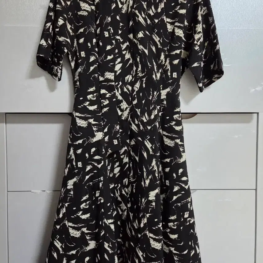 [BUNJANG] Black and White Pattern Midi Dress / 블랙앤화이트 패턴 원피스