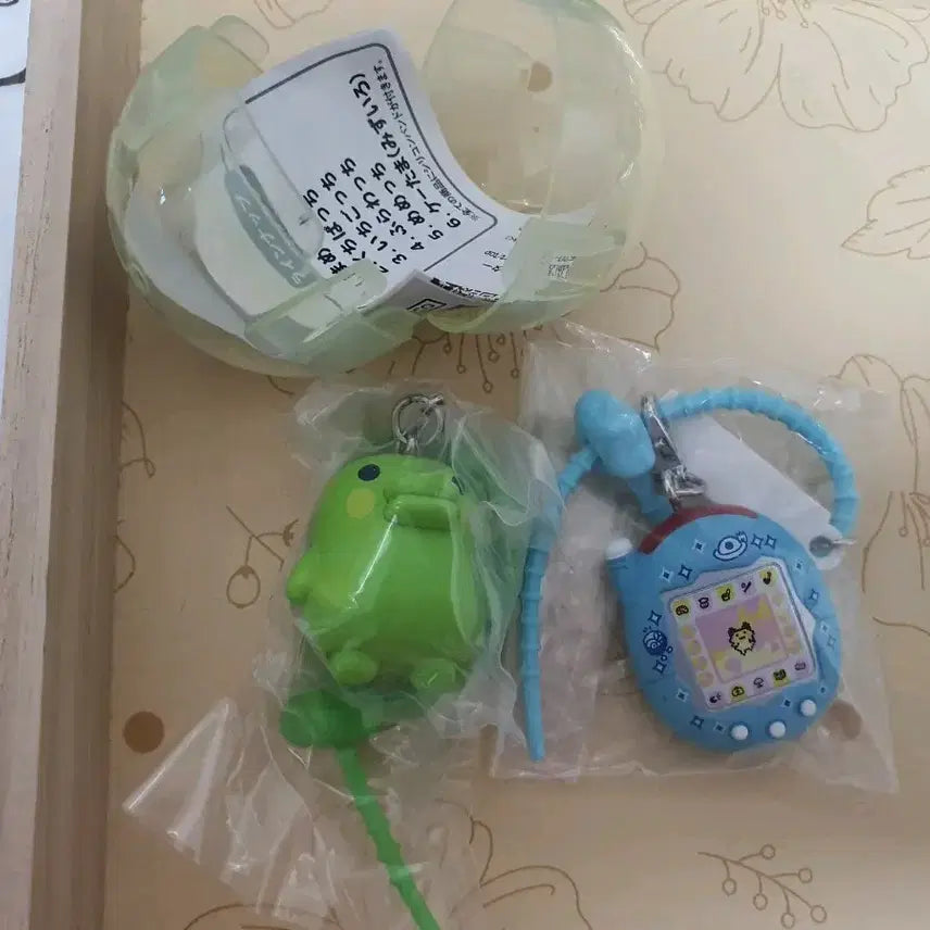 [BUNJANG] Tamagotchi Jootchi/Guchipachi Keychain Bundle Set / 다마고치 주댕치/구치파치 키링 2개 일괄