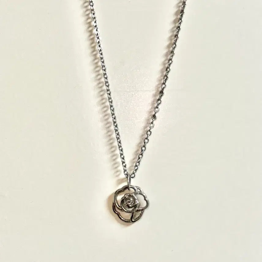 [BUNJANG] ZB1 Zerose Rose Necklace / 제베원 로즈 목걸이 제로베이스원 제로즈 장미 팬콘 팝업