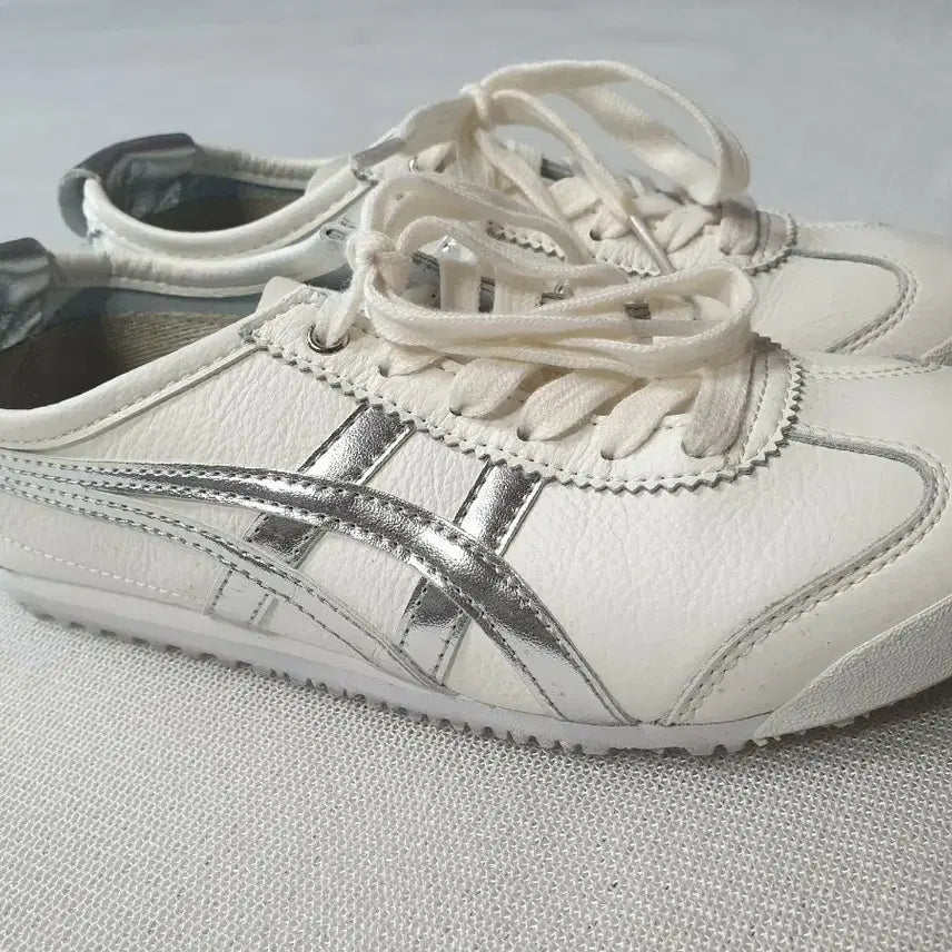 [BUNJANG] Onitsuka Tiger Mexico 66 White Silver Shoes / 오니츠카타이거 멕시코66 화이트 실버 235