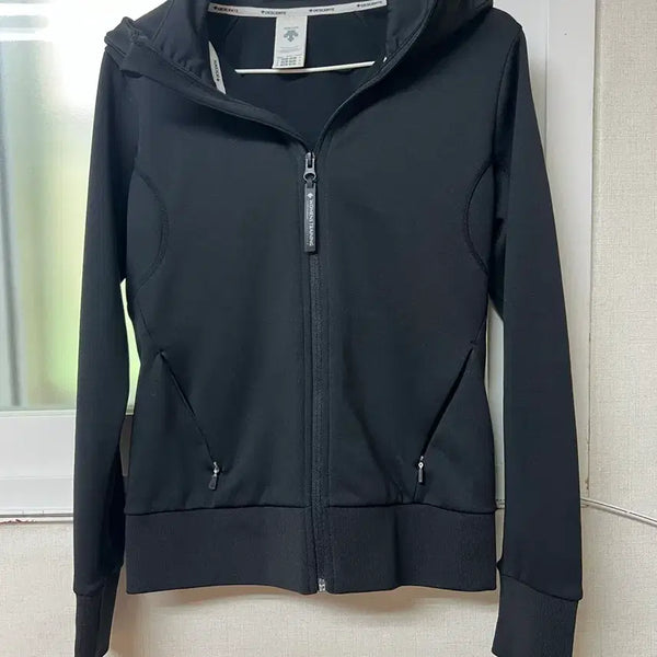 [BUNJANG] Descente Training Zip-Up Black / 데상트 트레이닝 집업 블랙