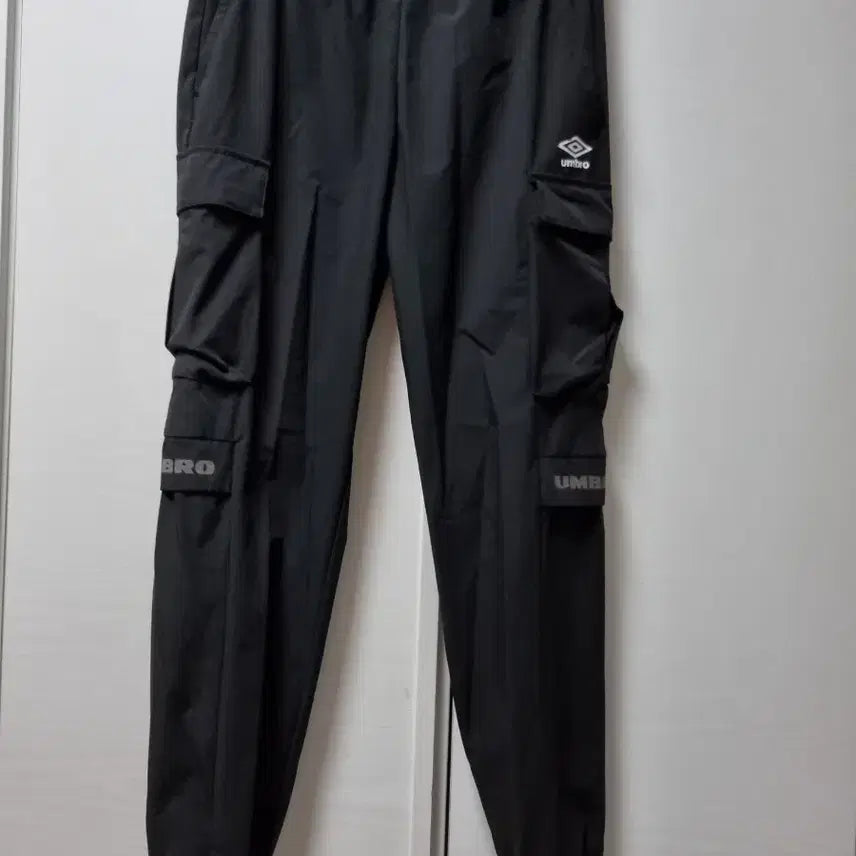 [BUNJANG] Umbro Cargo Jogger Pants Black / 엄브로 카고 조거팬츠 65