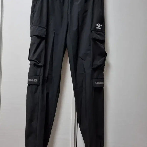 [BUNJANG] Umbro Cargo Jogger Pants Black / 엄브로 카고 조거팬츠 65