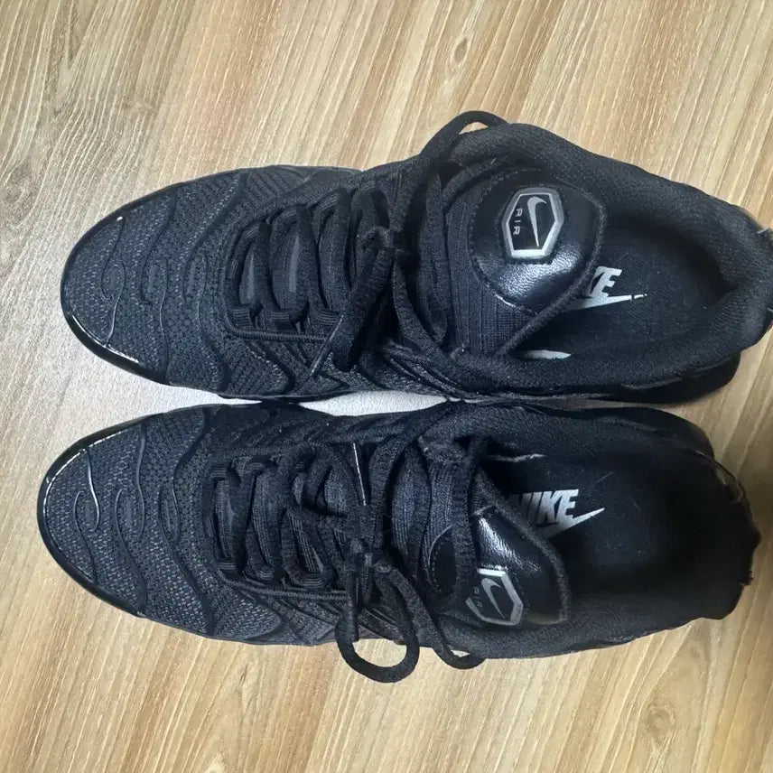 [BUNJANG] Nike Air Max Plus Triple Black Sneakers / (265)에어맥스 플어스 트리플블랙