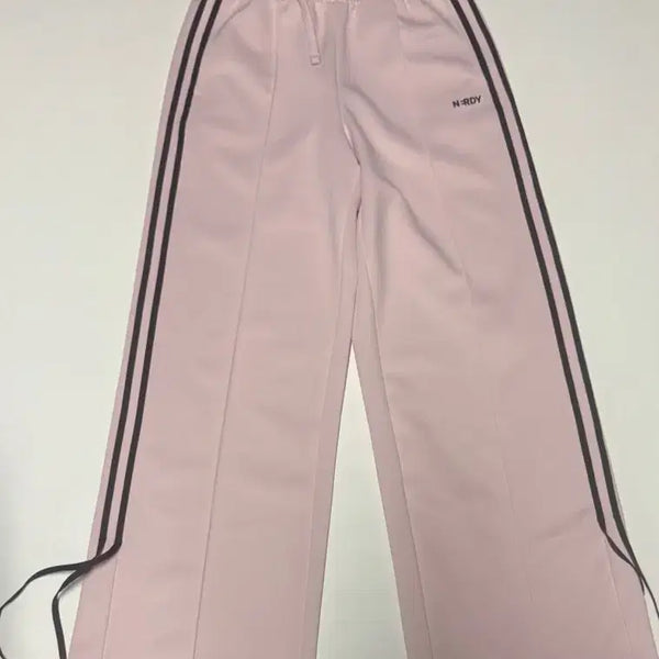 [BUNJANG] Nerdy 24 Strawberry Milk Ribbon Track Pants (S) / 여성 널디 NERDY 24년도 딸기우유 트레이닝 리본 트랙팬츠 s