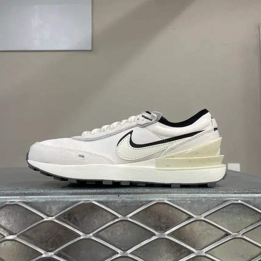 [BUNJANG] Nike Waffle One AI SE Phantom Black (235mm) / 나이키 와플 원 AI SE 팬텀 블랙 235