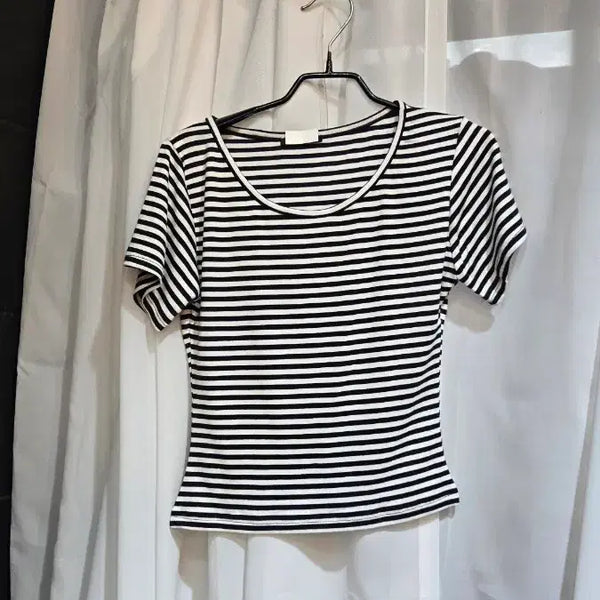 [BUNJANG] Black Striped Short-Sleeve T-Shirt / 허리라인 블랙 스트라이프 반팔