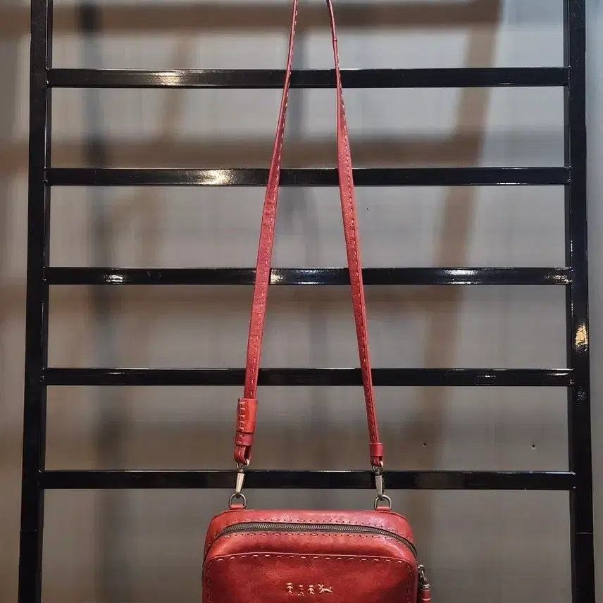 [BUNJANG] Henry Beguelin Stitch Leather Crossbody Bag Red / 헨리베글린 스티치 크로스백 레드 18.9