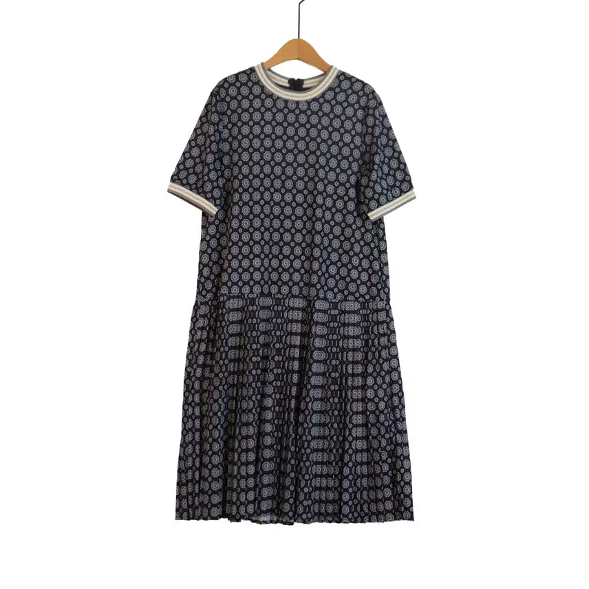 [BUNJANG] Black Polka Dot Pleated Long Sleeve Dress (Free Size) / 블랙 도트 패턴 플리츠 롱원피스 프리 반팔 원피스