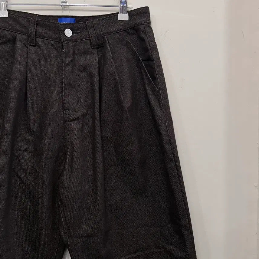 [BUNJANG] DECKET Single Barrel Cotton Two-Tuck Wide Pants / 데케트 싱글배럴 코튼 투턱 와이드 팬츠