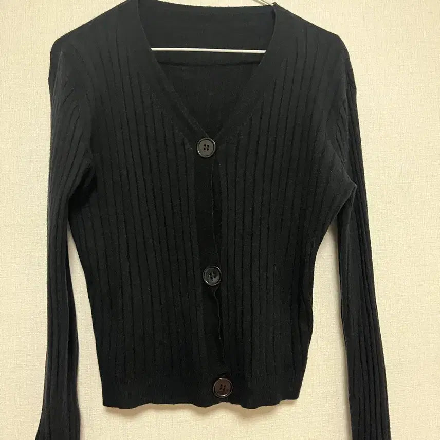 [BUNJANG] Black Button Long Sleeve T-Shirt / 검정 단추 긴팔티