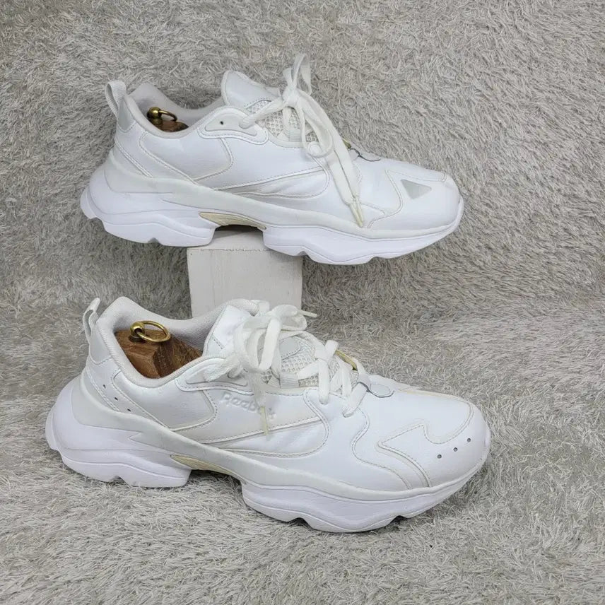 [BUNJANG] Reebok Royal Adorn White Sneakers / 구제짱짱맨 290 리복 로얄 아도런 화이트 스니커즈