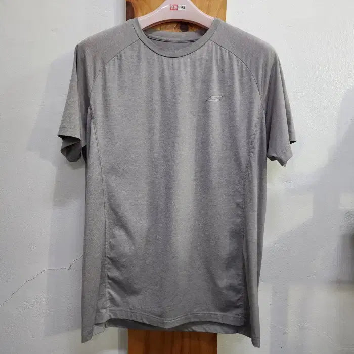[BUNJANG] Skechers Round Neck Short Sleeve T-Shirt (Size 110) / 스케쳐스 반팔 라운드티(110)