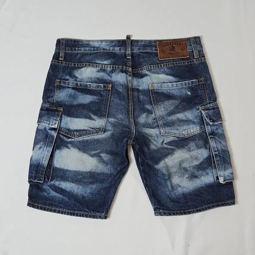 [BUNJANG] Dsquared2 Leather Patch Cargo Denim Shorts / 디스퀘어드2 가죽패치 카고 데님쇼츠 반바지 숏팬츠 워싱 이태리 34