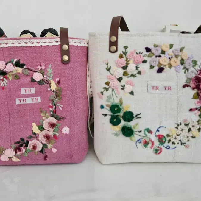 [BUNJANG] Handmade Hemp Linen Bag with French Floral Wreath Embroidery / 햄프린넨  프랑스자수  꽃리스자수가방