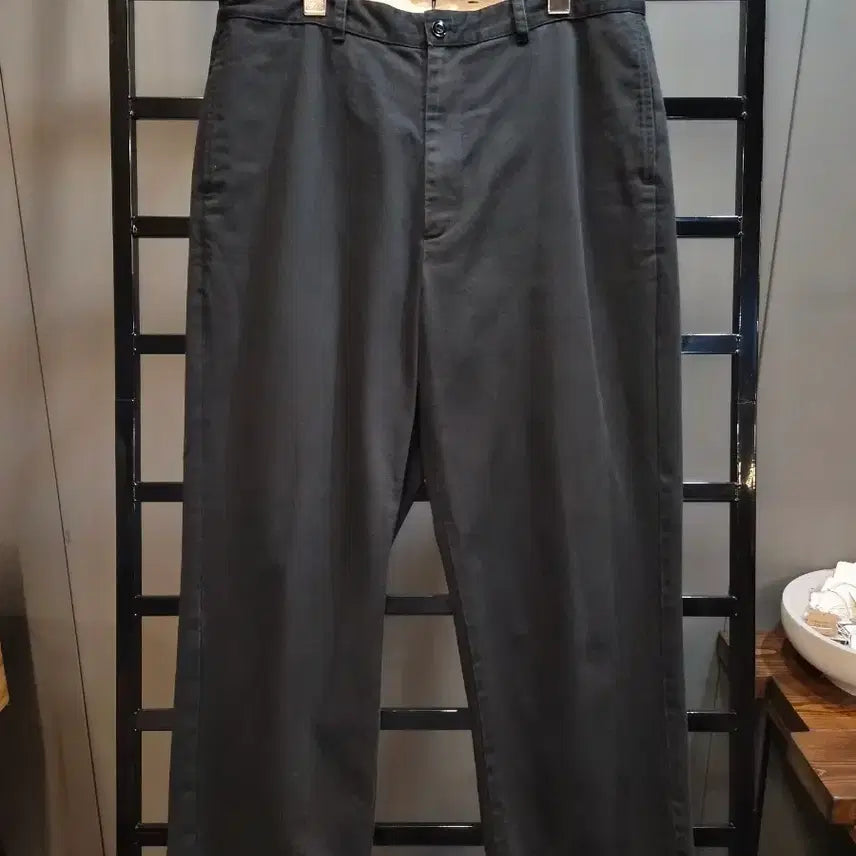 [BUNJANG] Poterai Straight Chino Pants Black Size 3 / [3] 포터리 스트레이트 치노 팬츠 블랙 7.9