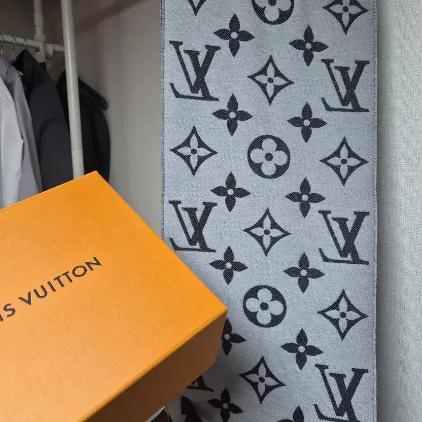 [BUNJANG] Louis Vuitton Monogram Scarf / 루이비통 머플러