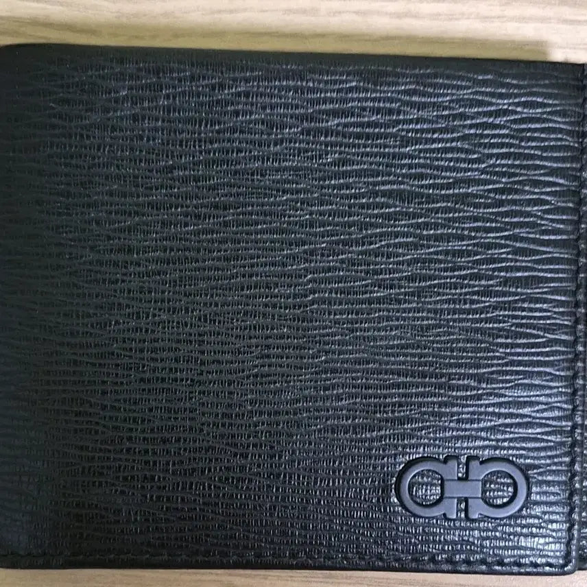 [BUNJANG] Salvatore Ferragamo Gancini Logo Black Bifold Wallet / 네고가능) 페라가모 간치니 로고 블랙 반지갑