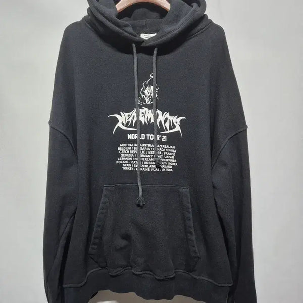 [BUNJANG] VETEMENTS World Tour 21 Logo Print Hoodie Black / 베트멍 월드투어21 로고 프린팅 후드티 블랙100