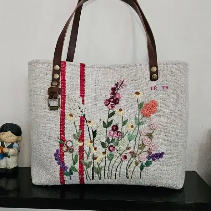 [BUNJANG] Hemp Linen Tote Bag with French Embroidery / 햄프린넨 프랑스자수 가방