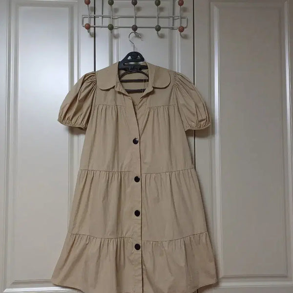 [BUNJANG] Zara Beige Puff Sleeve Tiered Dress XS / 자라 베이지 퍼프소매 티어드 원피스 XS